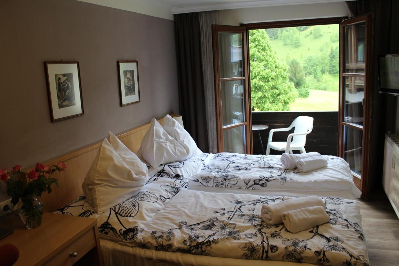 Hotel Alt Kirchheim Bad Kleinkirchheim Esterno foto