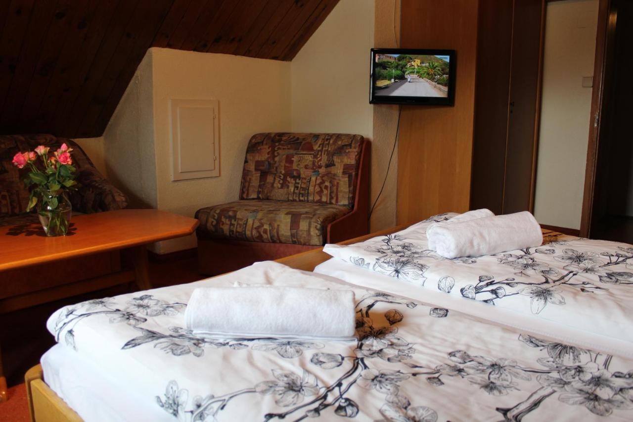 Hotel Alt Kirchheim Bad Kleinkirchheim Esterno foto