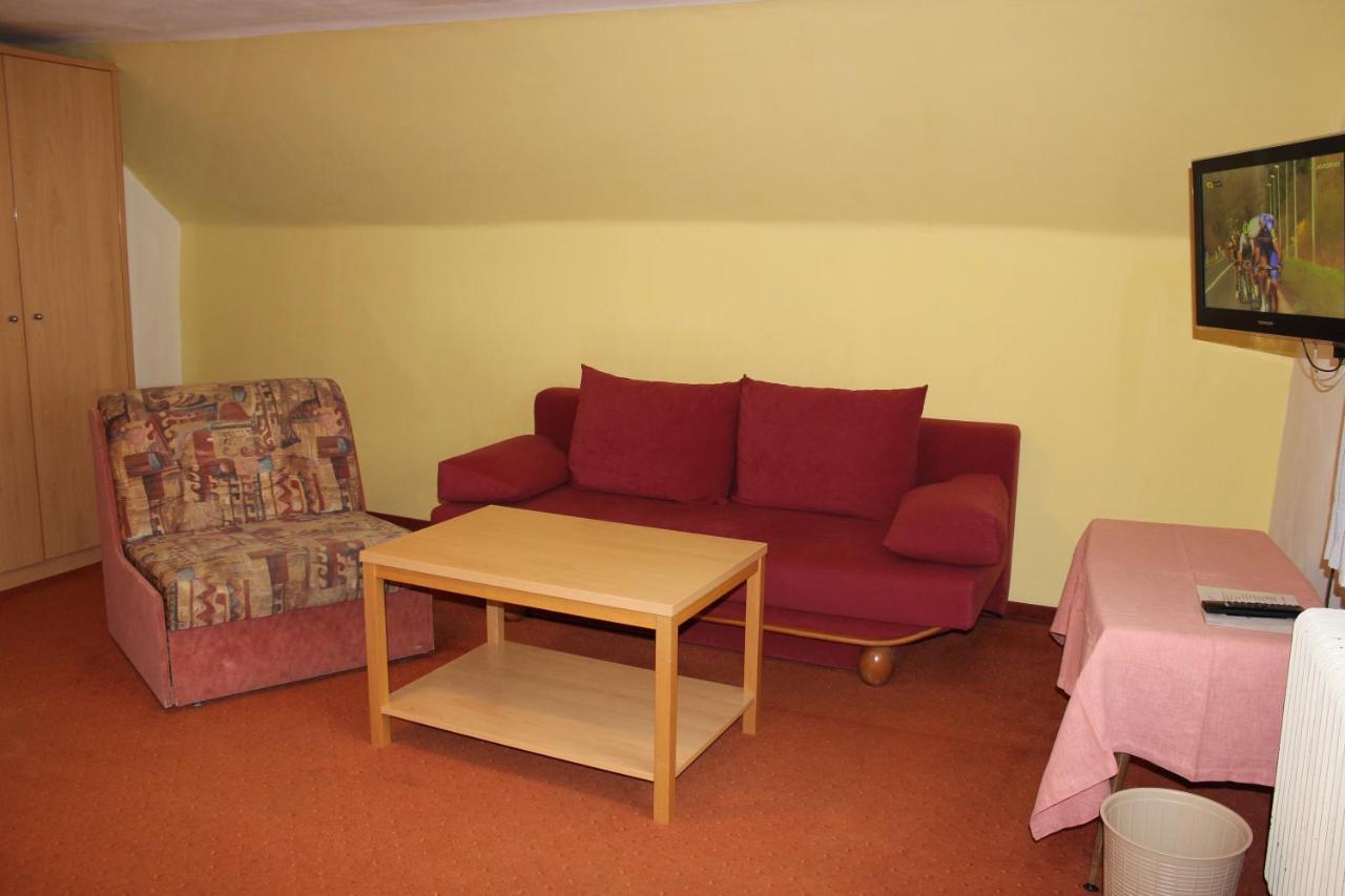 Hotel Alt Kirchheim Bad Kleinkirchheim Esterno foto